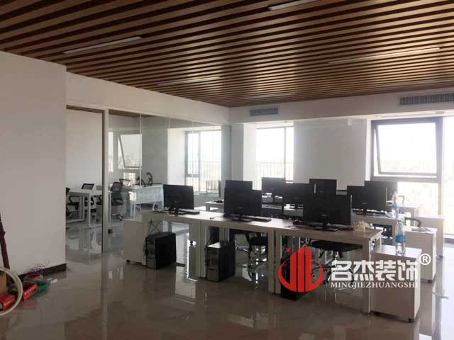 办公室香蕉视频免费下载实景图.jpg