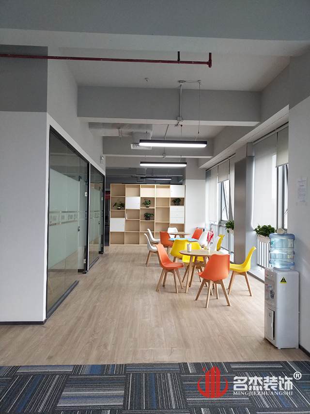 休闲区香蕉视频免费下载完工照.jpg