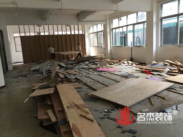 美容美发学校香蕉视频免费下载开工照.jpg